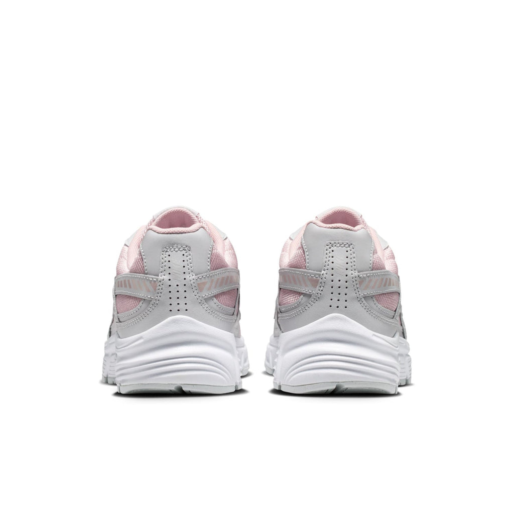NIKE Authentic Initiator - Womens