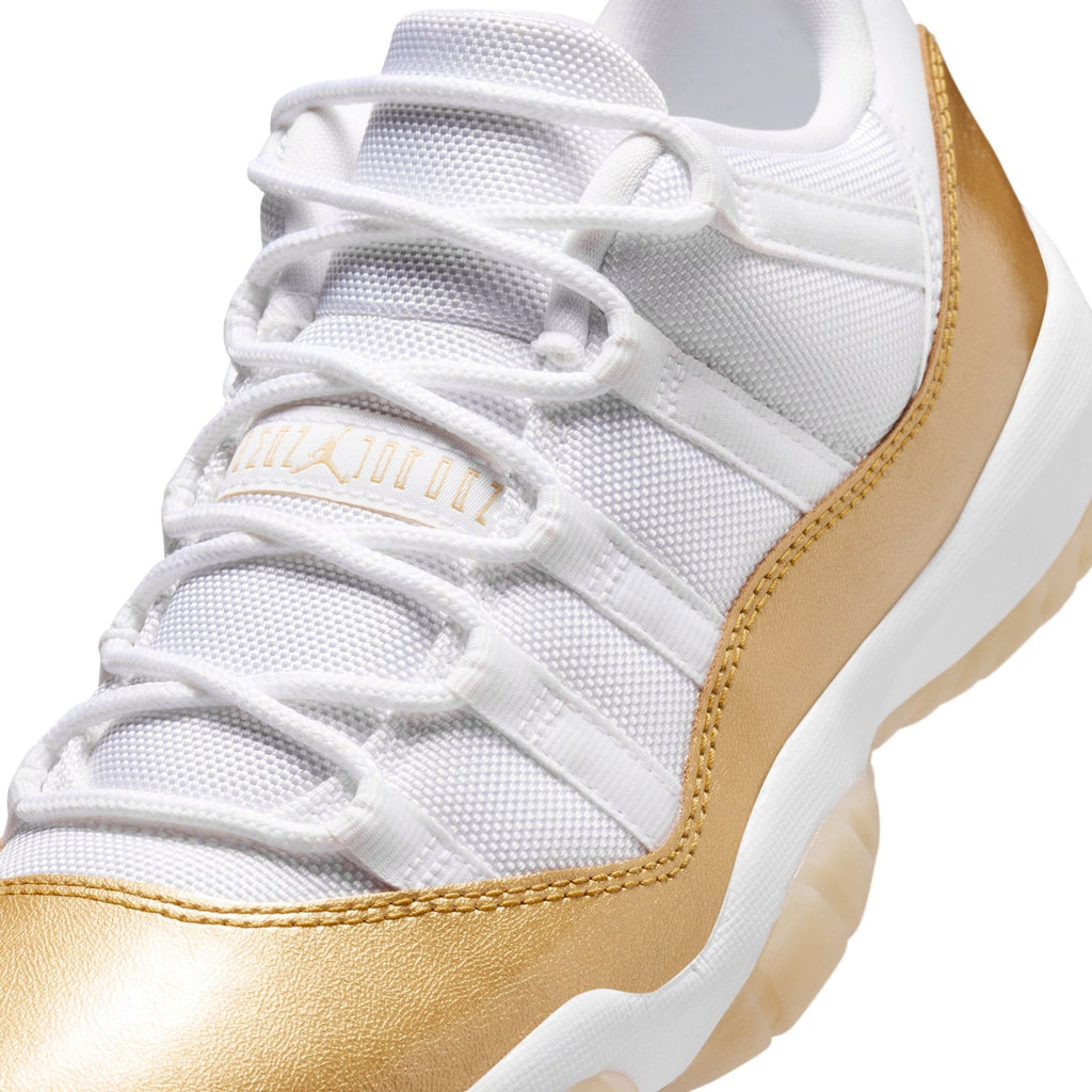 JORDAN Retro 11 - Womens