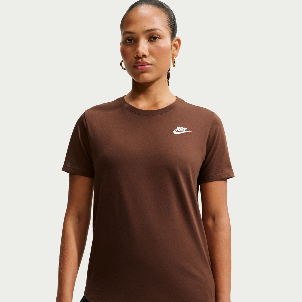 NIKE Club Tee - Womens