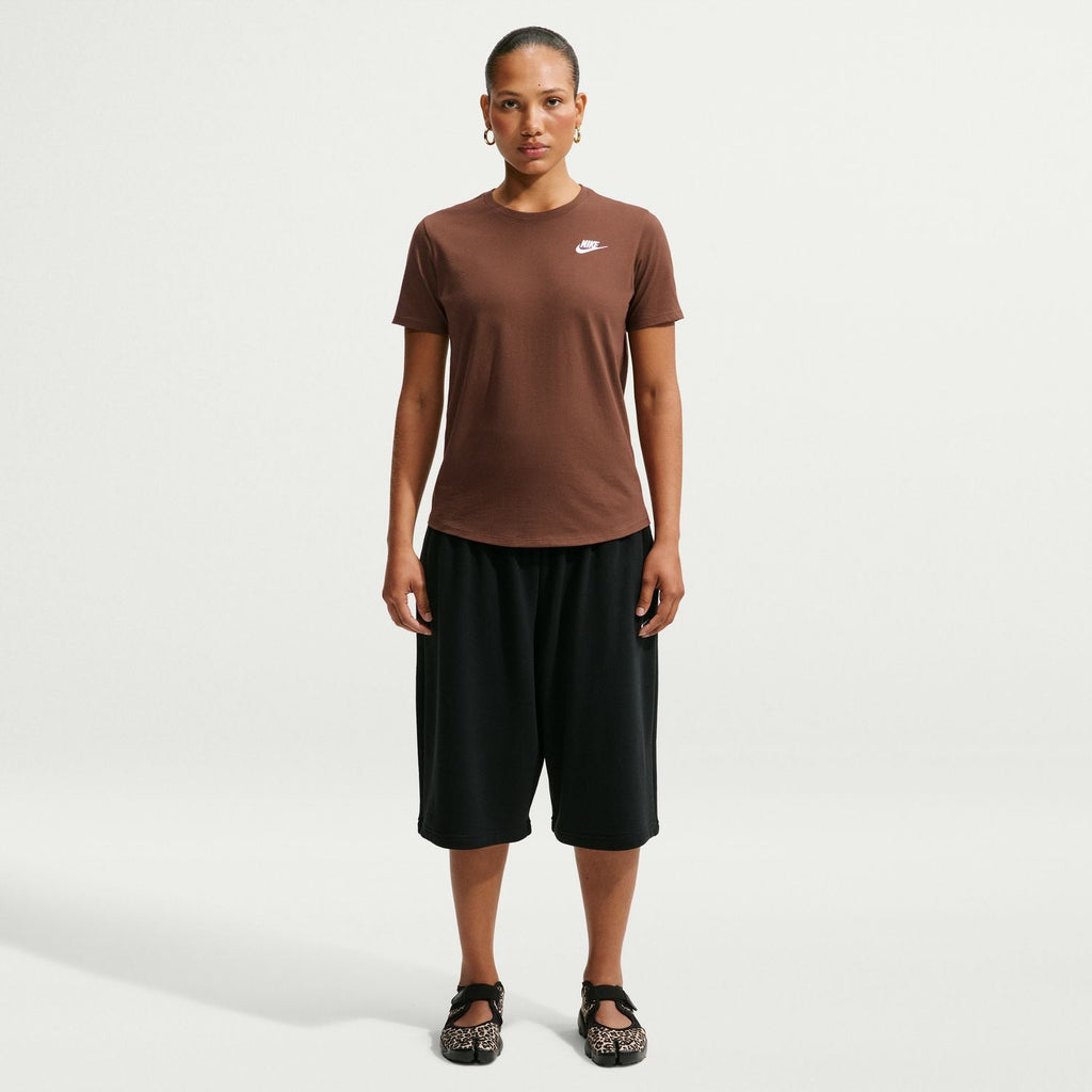 NIKE Club Tee - Womens