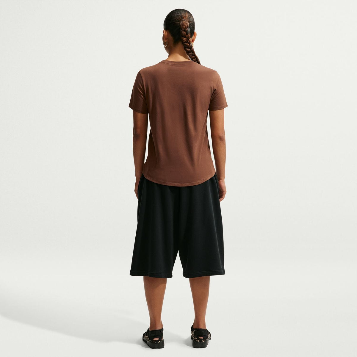 NIKE Club Tee - Womens