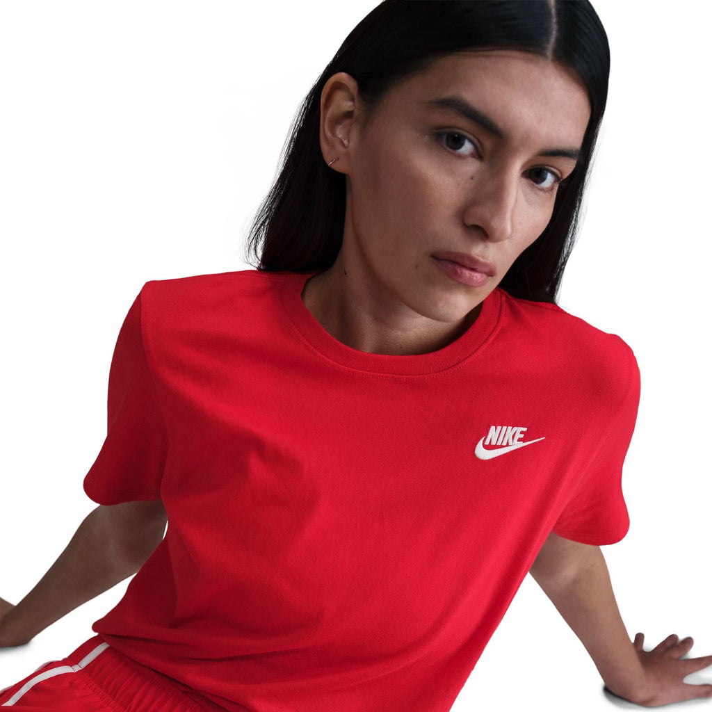 NIKE Authentic Club Tee - Womens
