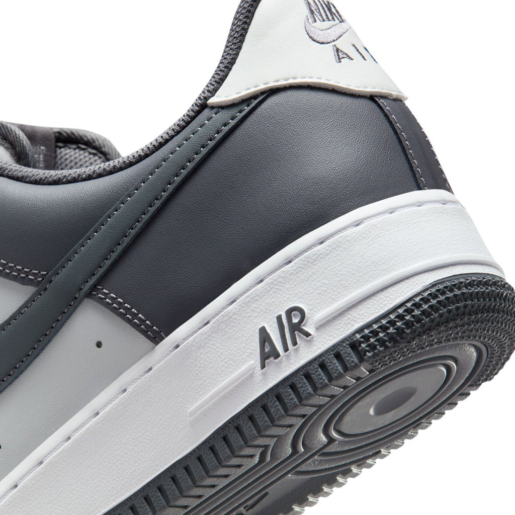 NIKE Air Force 1 Low 07 - Mens