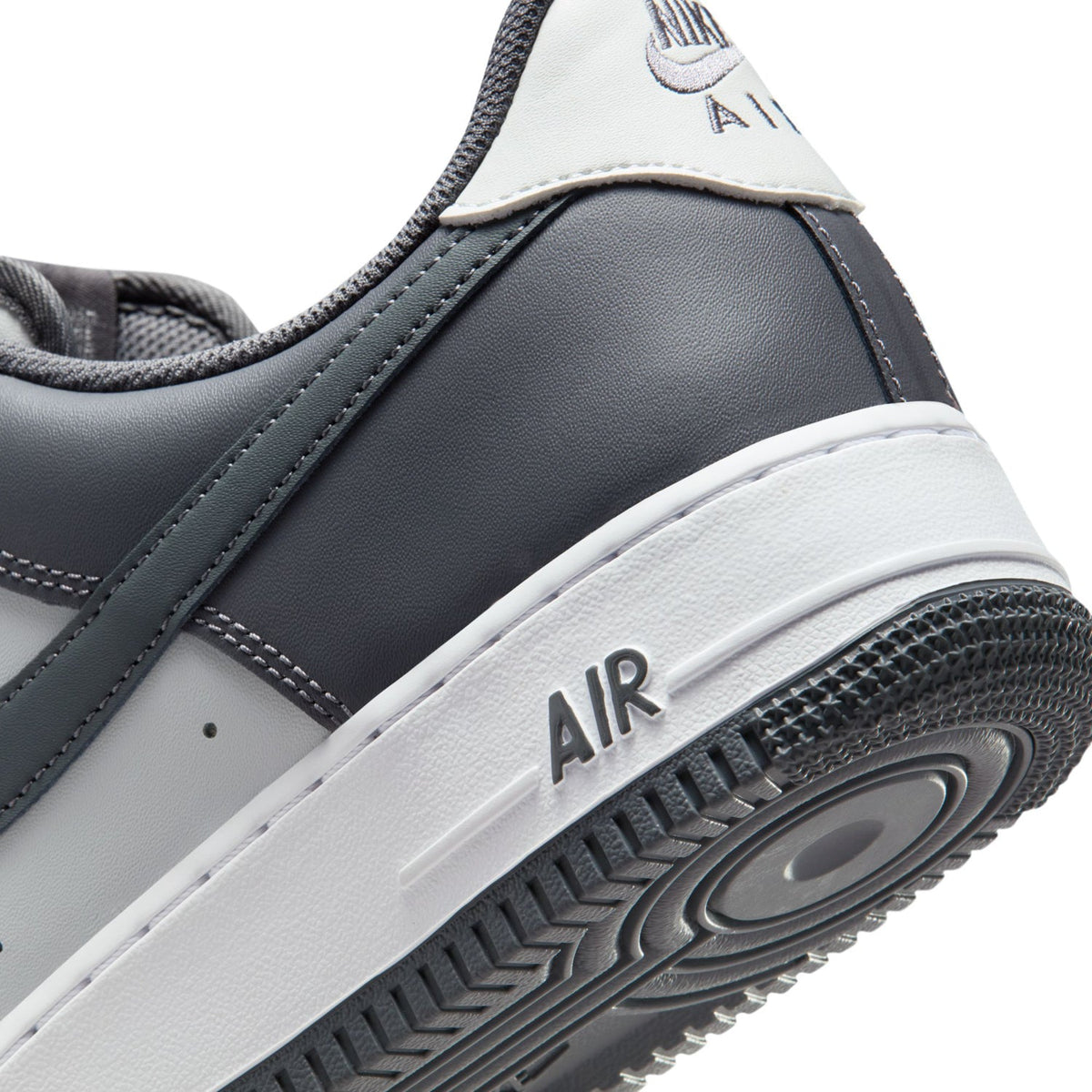 NIKE Air Force 1 Low 07 - Mens