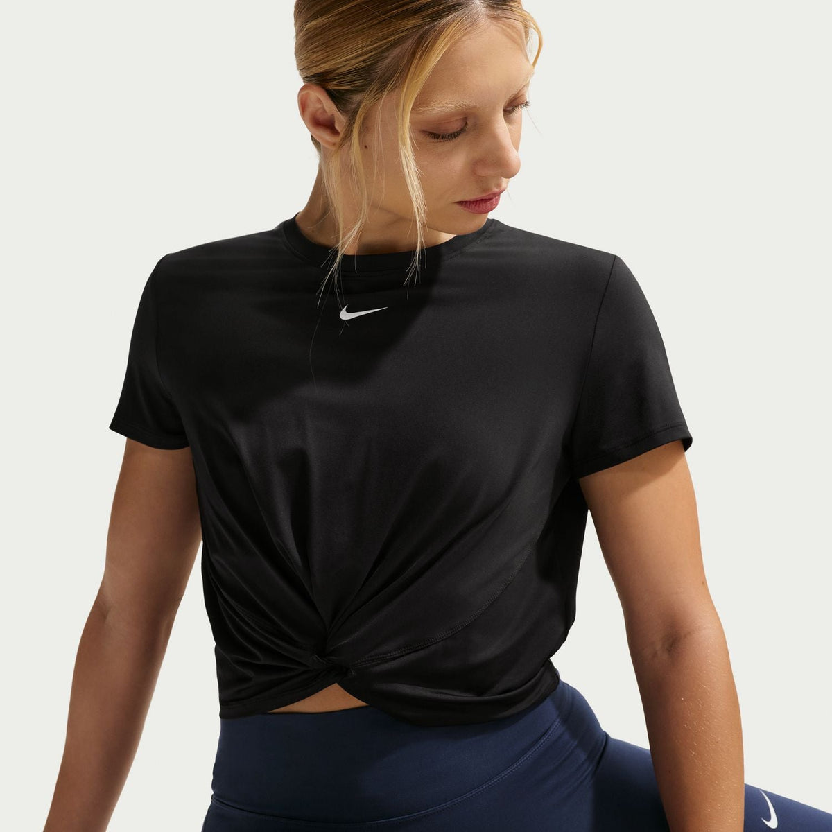 NIKE One Classic Twist Tee - Womens