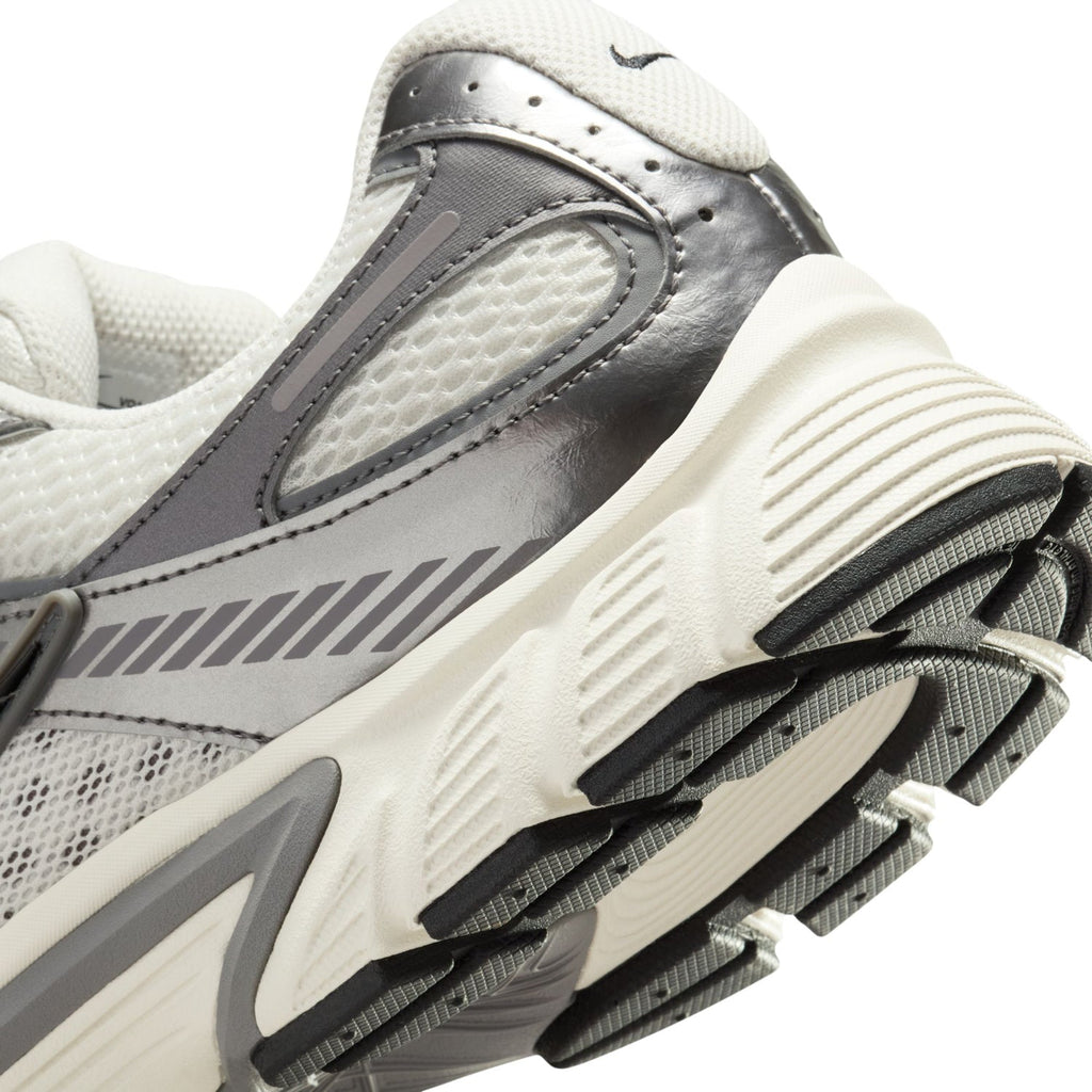 NIKE V5 RNR - Mens