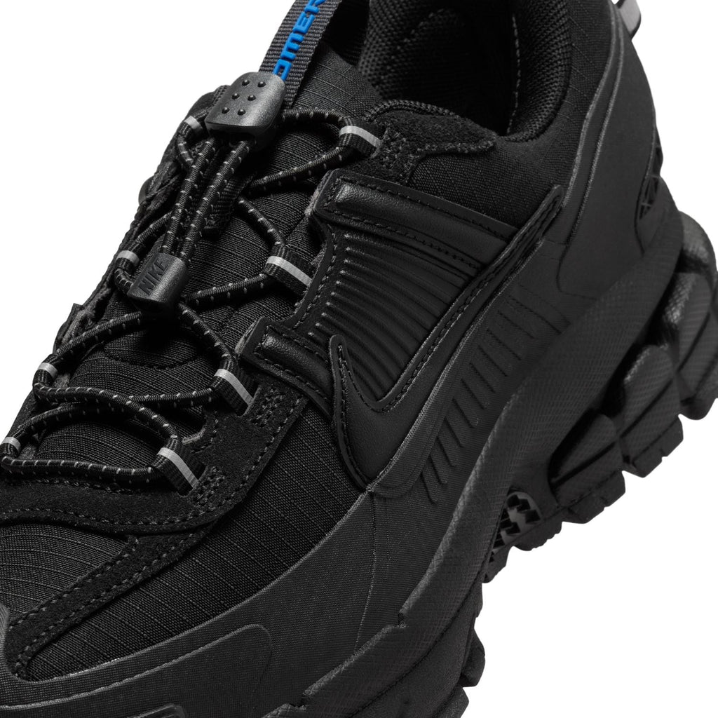 NIKE Zoom Vomero Roam - Womens