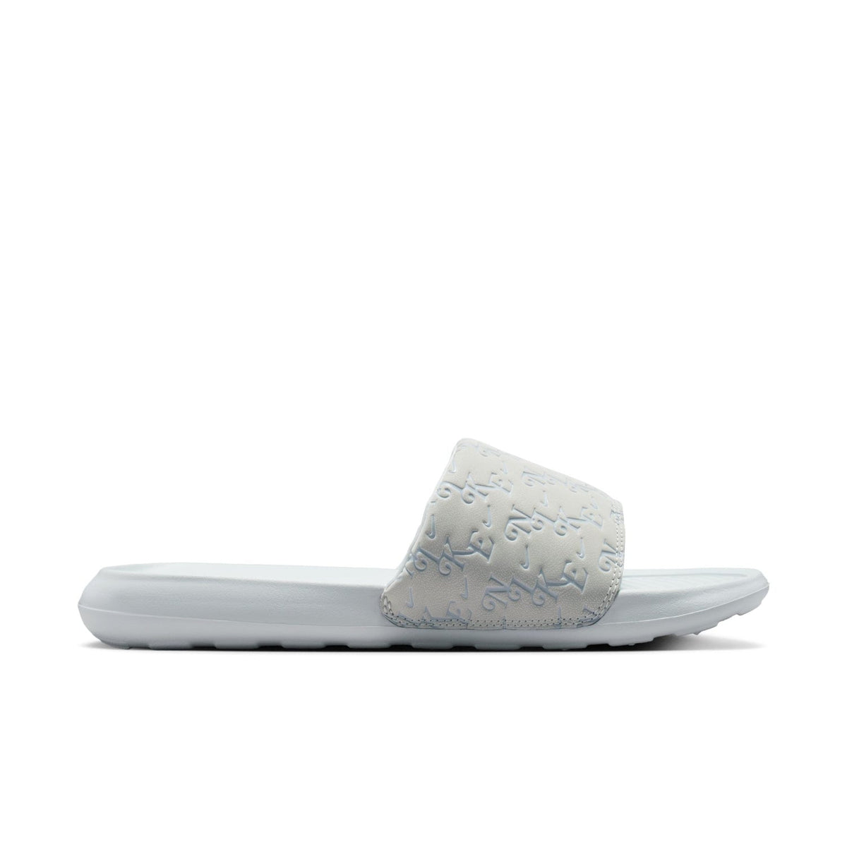 NIKE Victori One - Womens