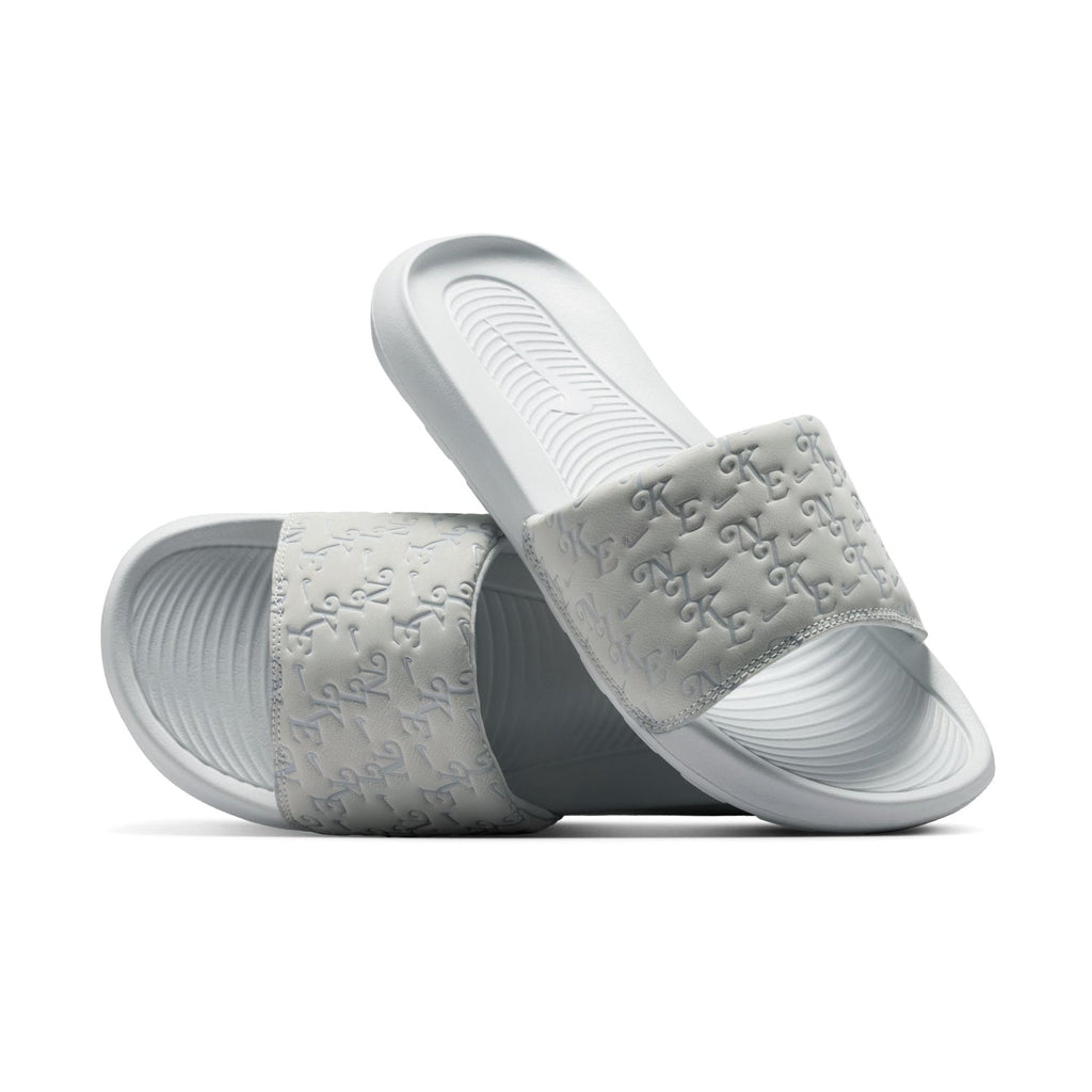 NIKE Victori One - Womens