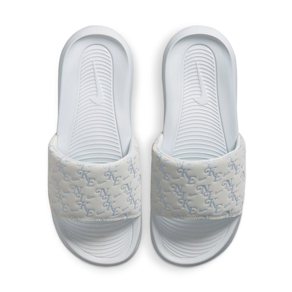 NIKE Victori One - Womens