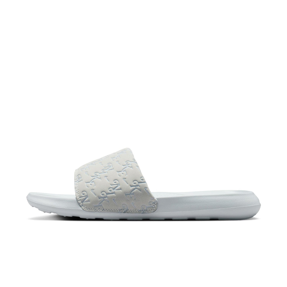 NIKE Victori One - Womens