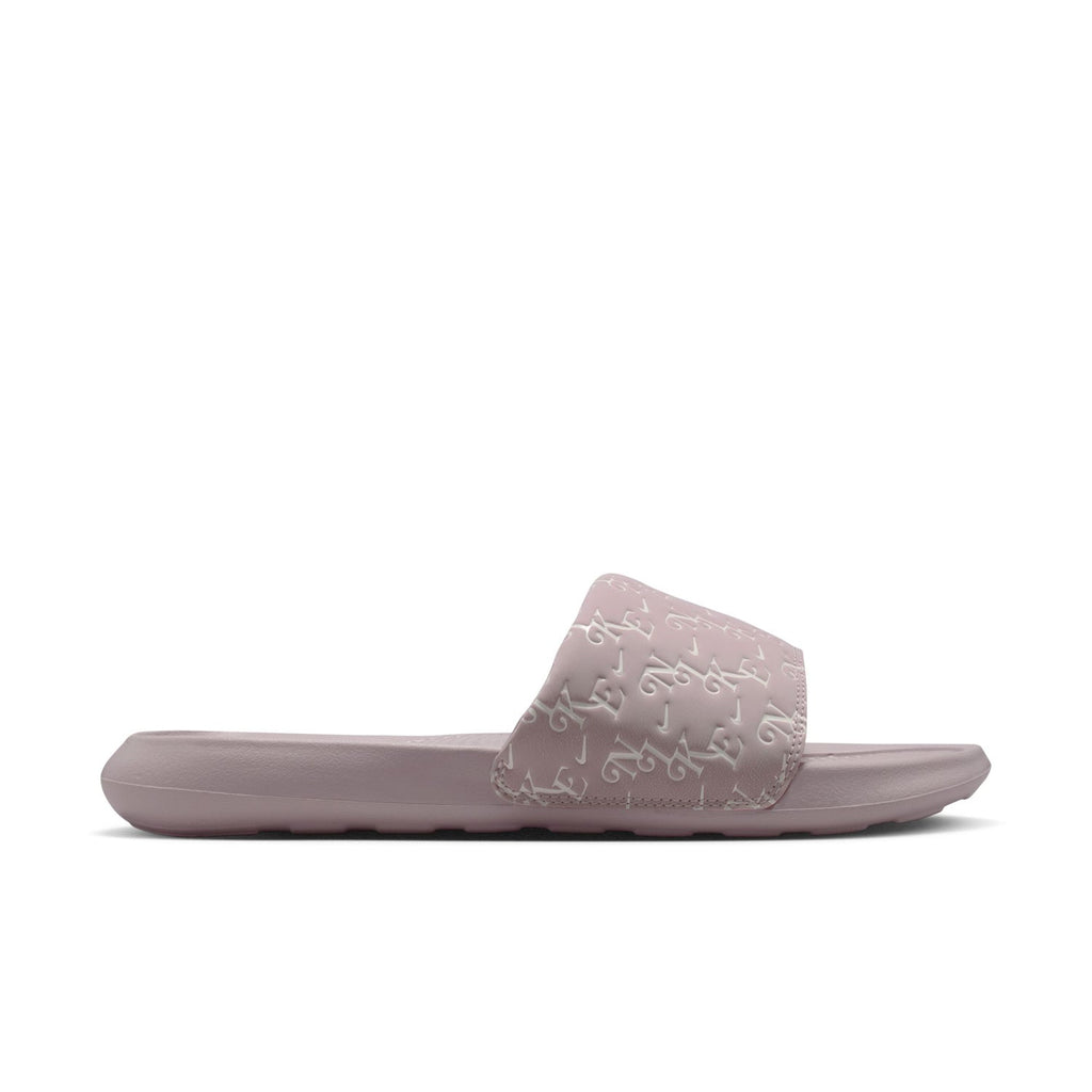 NIKE Classic Victori One - Womens