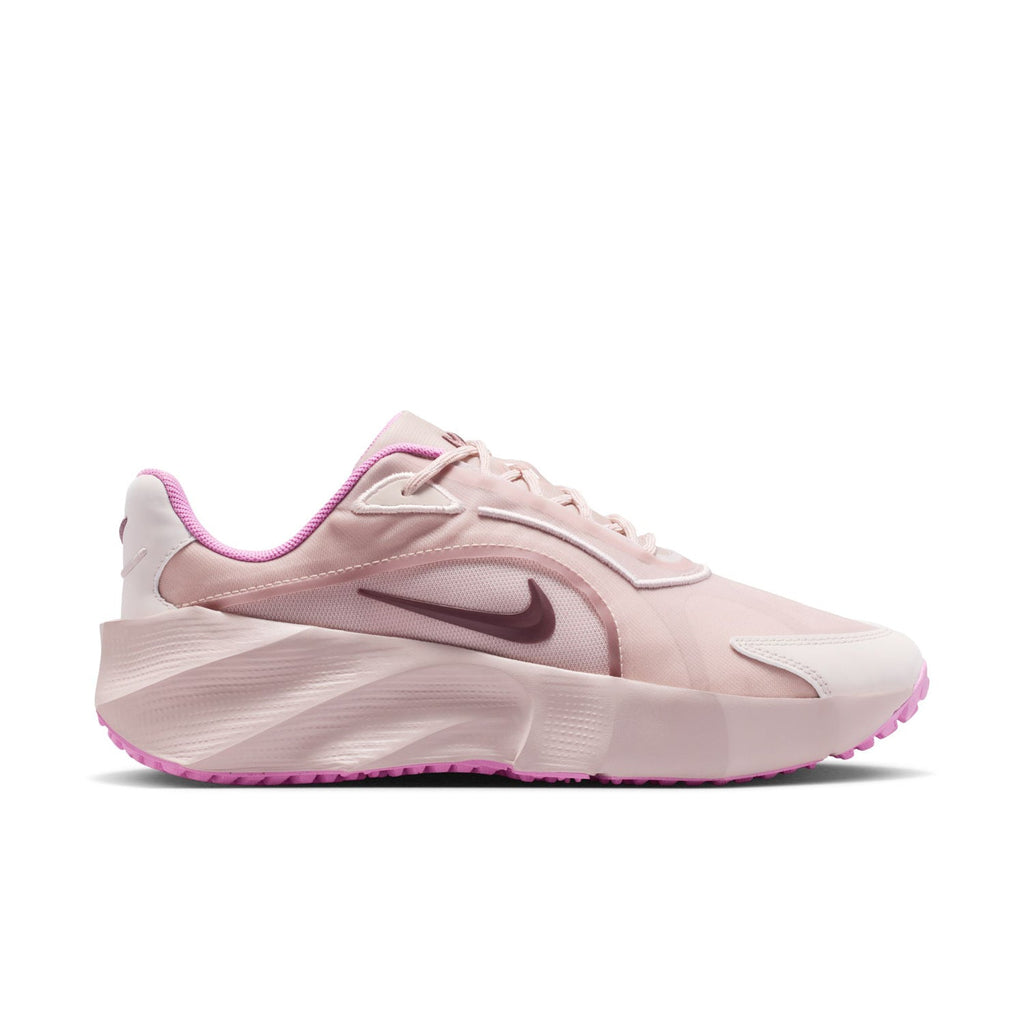 NIKE Aura Edge - Womens
