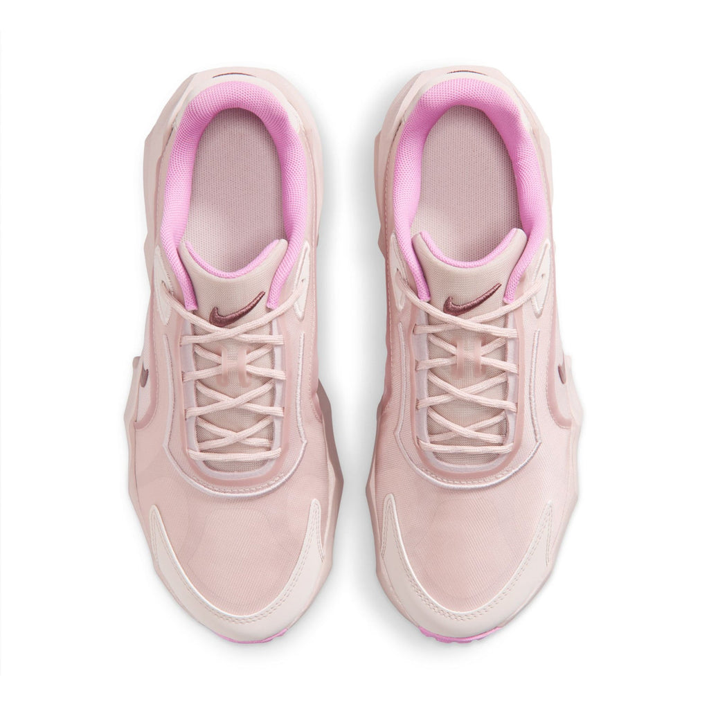 NIKE Aura Edge - Womens