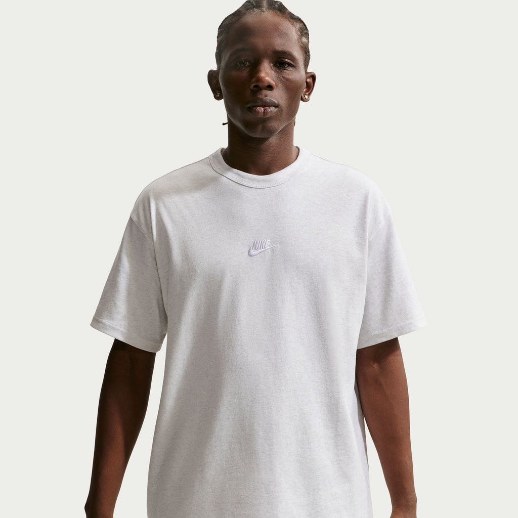 NIKE Classic HW Essential Tee - Mens