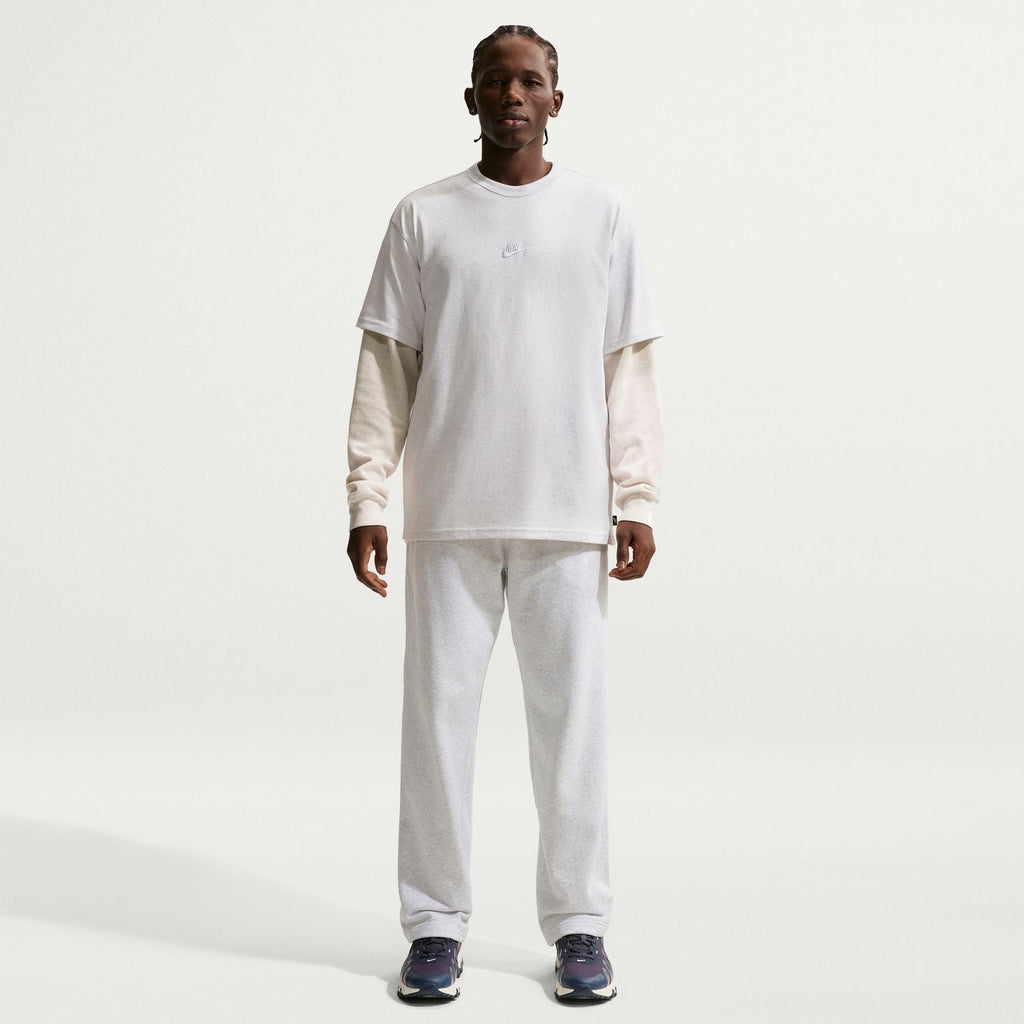 NIKE Classic HW Essential Tee - Mens