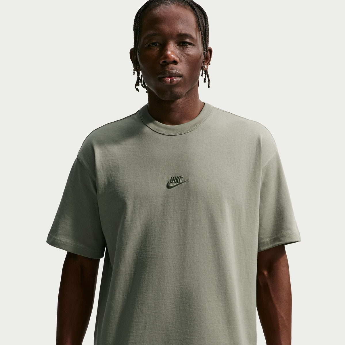 NIKE Premium HW Essential Tee - Mens