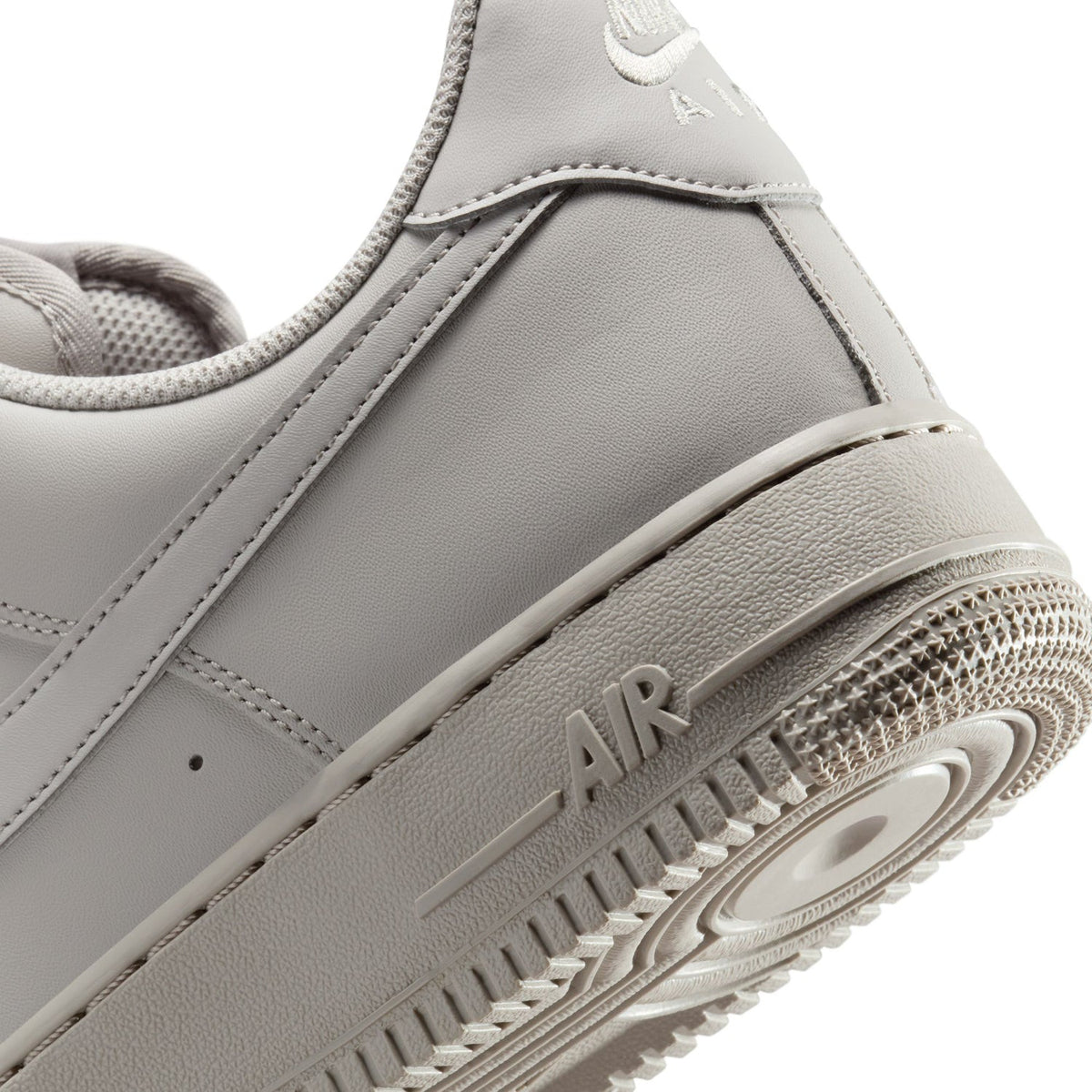 NIKE Air Force 1 Low 07 - Mens