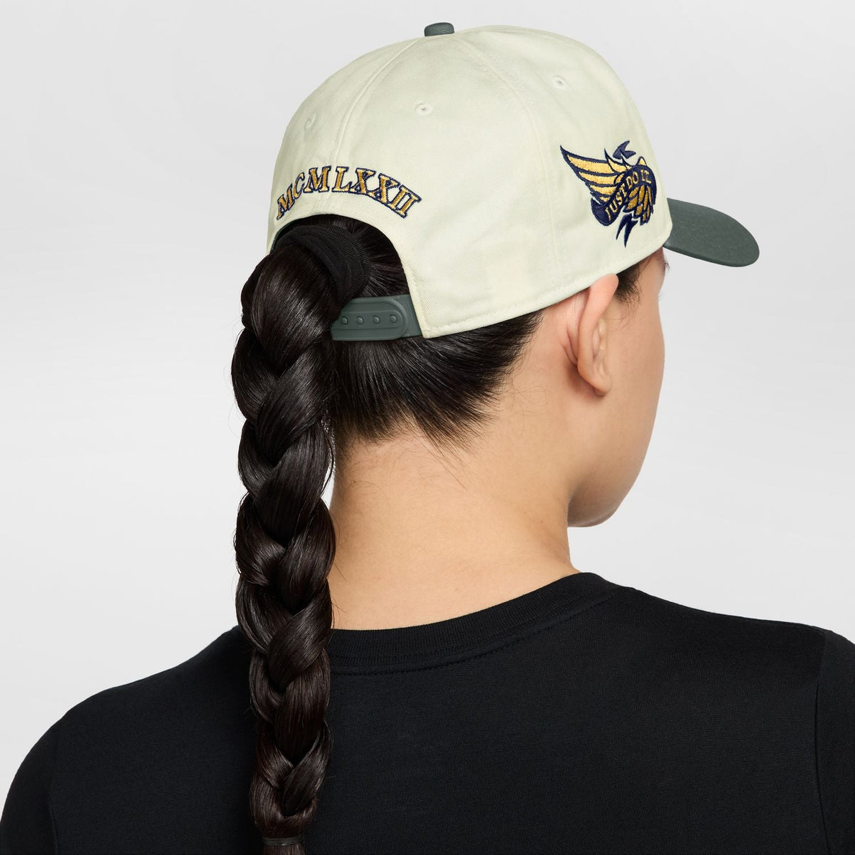NIKE Premium Nike Rise Cap Structured Curved Bill A-Frame Snapback