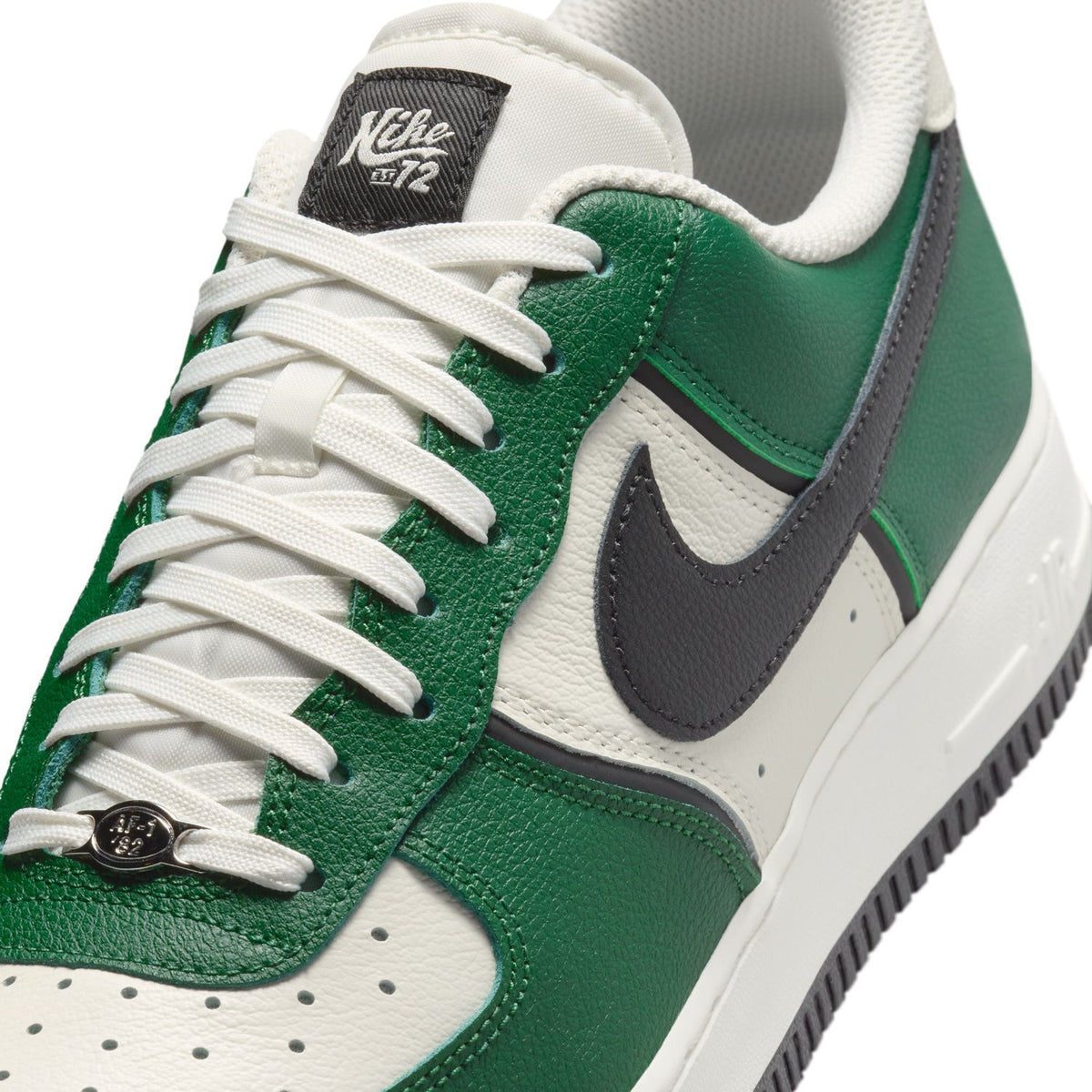 NIKE Air Force 1 Low 07 LV8 - Mens