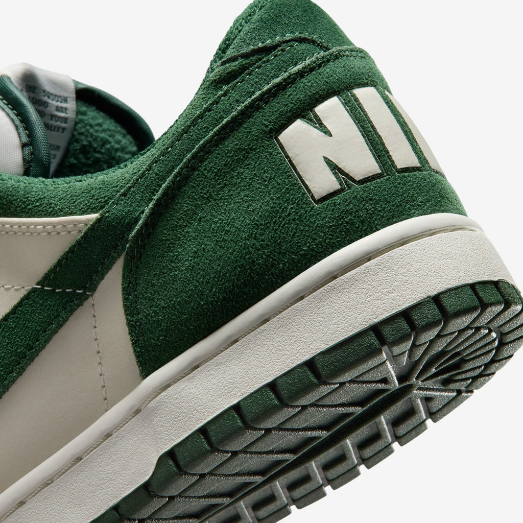 NIKE Big Nike Low - Mens
