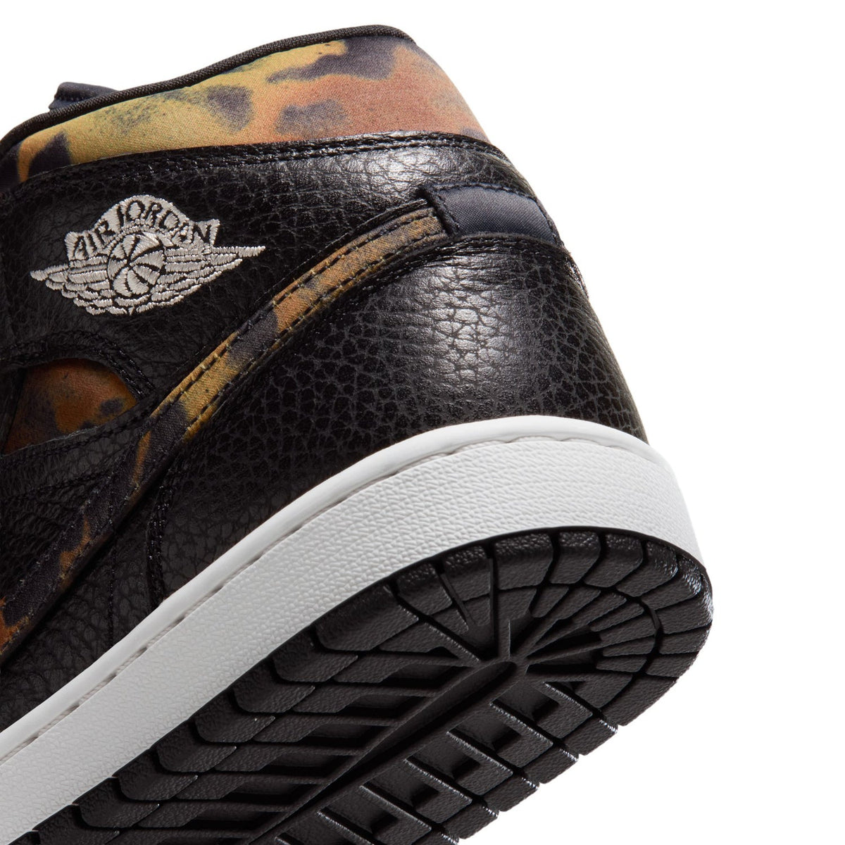 JORDAN AJ 1 Mid SE - Womens