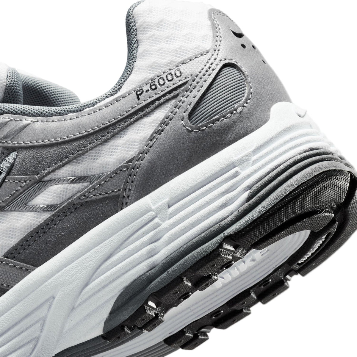 NIKE P-6000 - Mens