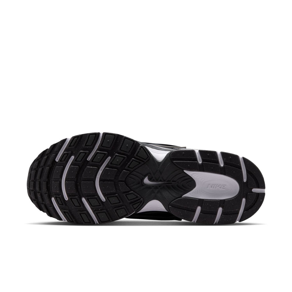 NIKE V5 RNR Wide Width- Mens