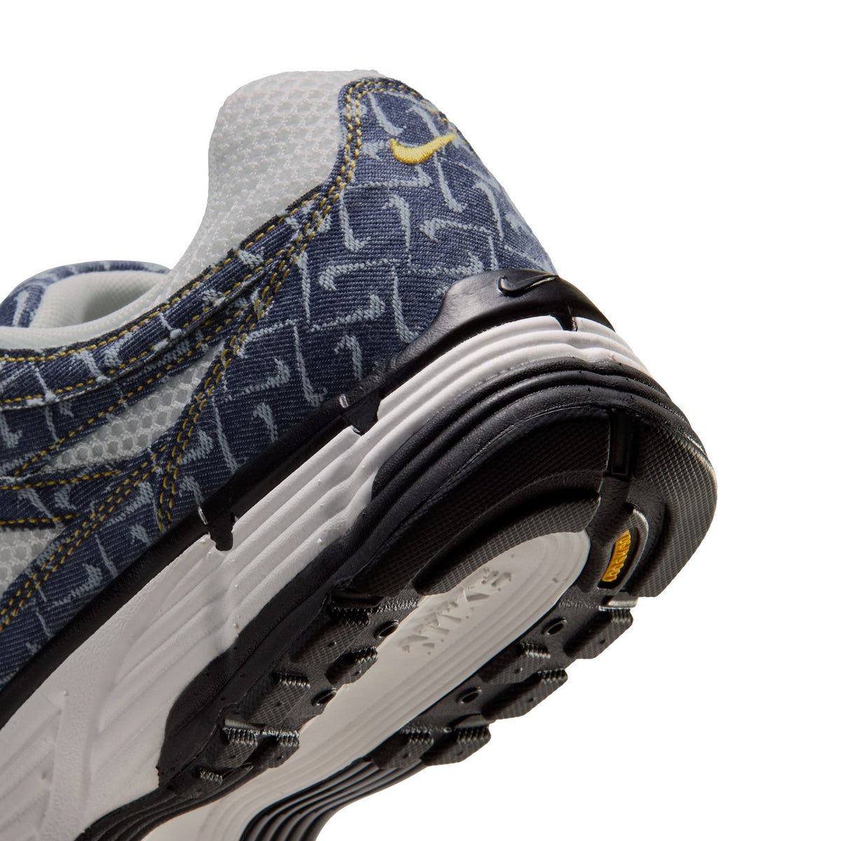 NIKE Authentic P-6000 SE - Mens
