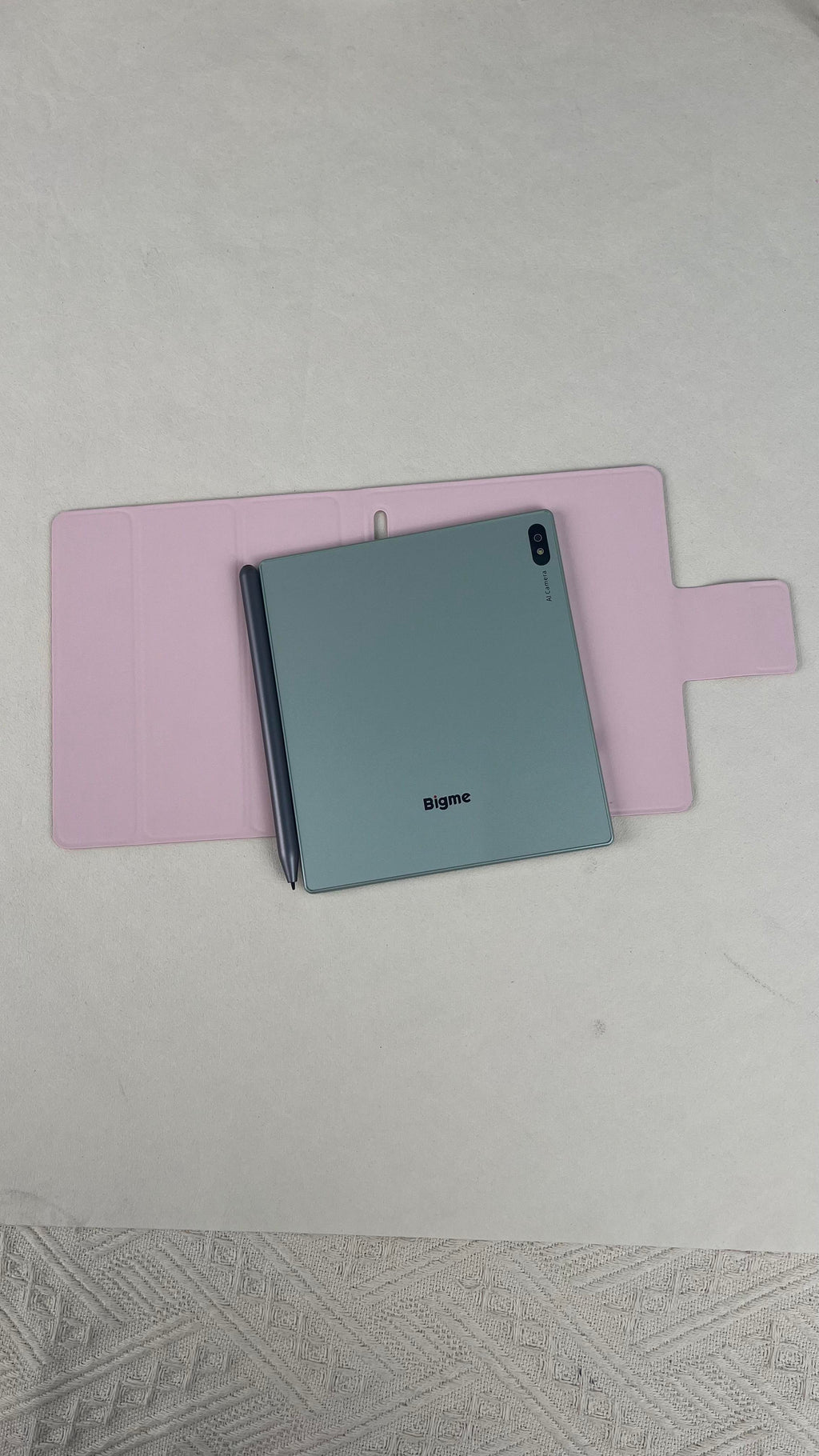 Bigme B7 Pro, Eyefriendly Tablet with Color Eink screen. kaleido3 Android 14 Tablet 8+256GB+2TB TF card slot Octa Core 4G SIM, WIFl/Bluetooth5.2 Google, Handwriting, annotation, eReader+ Stylus, Glare-free, no blue light, eyefriendly